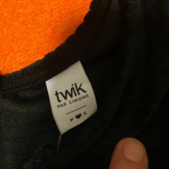 Black stretchy corduroy V-neck mini pinafore dress made in Canada NWT - Picture 6 of 10